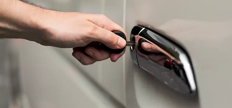 Why Choose Our Auto Locksmith Team in Des Moines, WA?