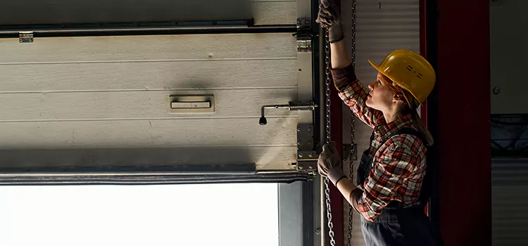 Addressing Common Garage Door Stoppage Issues in Des Moines, WA